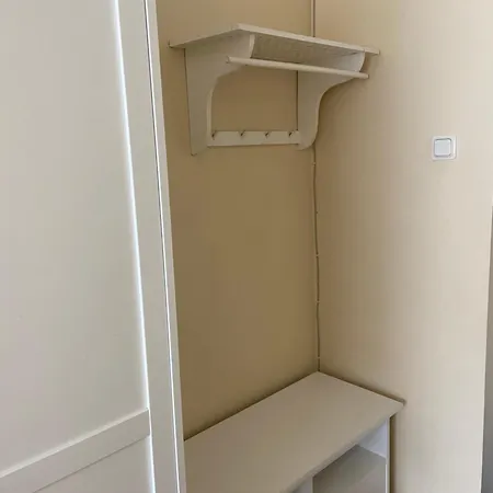 Myroom In Stroomi Area *